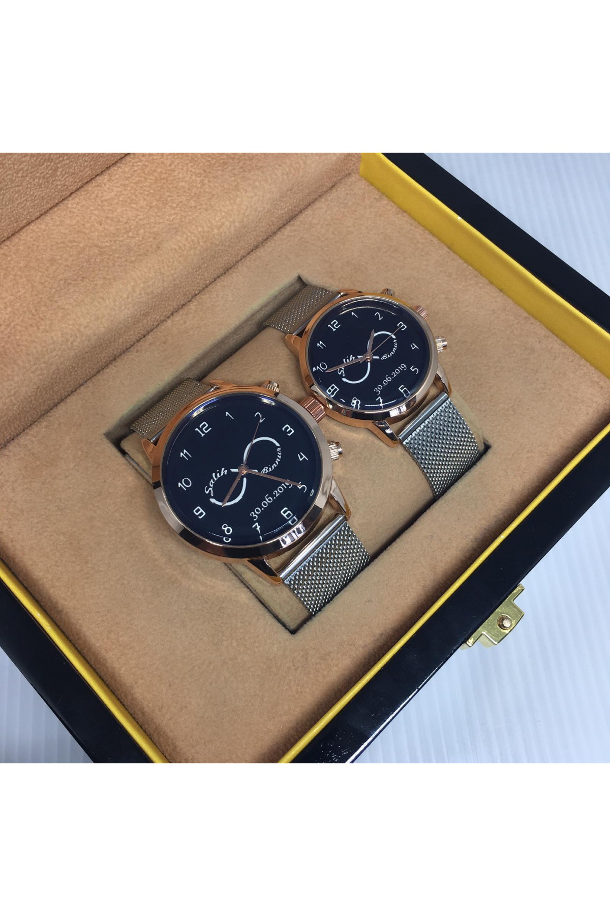 Sevgili Kombin Saatler Hasır Kordonu Metalik Gold Çerçeveli